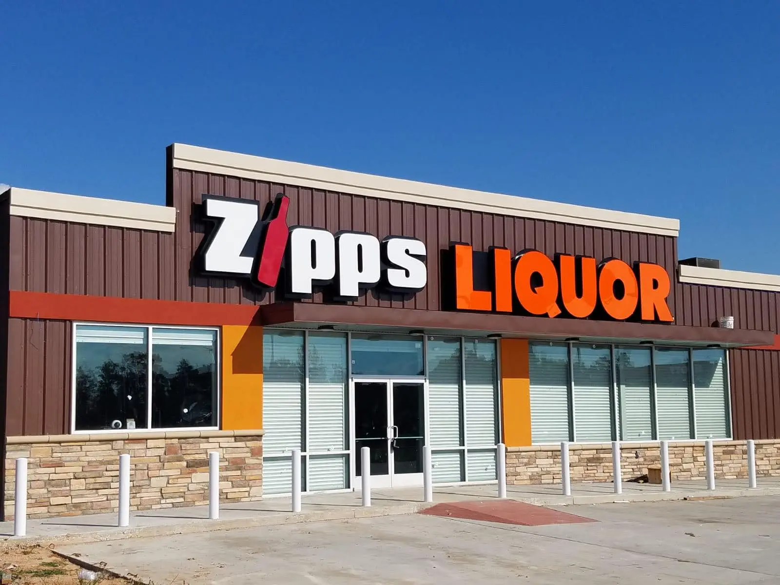 Zipps Liquor Sign